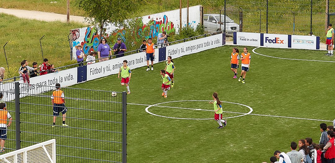 UEFA Foundation for Children, FedEx, and streetfootballworld Support Red Deporte